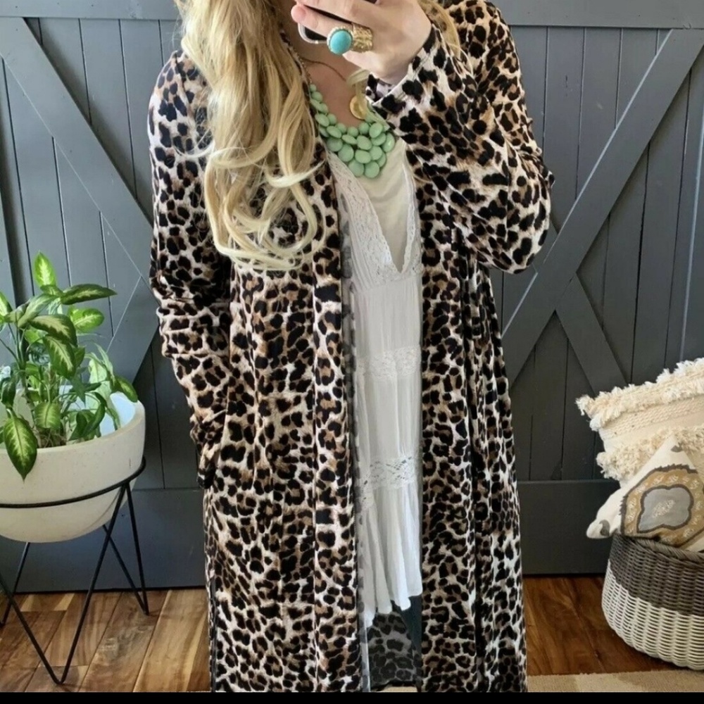 Leopard duster